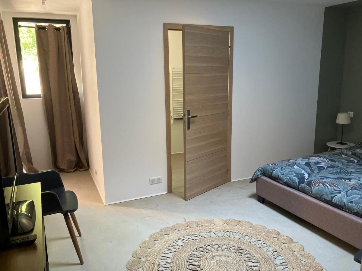 Chambre Avec Petit-Dejeuner En Provence Luberon La Tour-dʼAigues Dış mekan fotoğraf